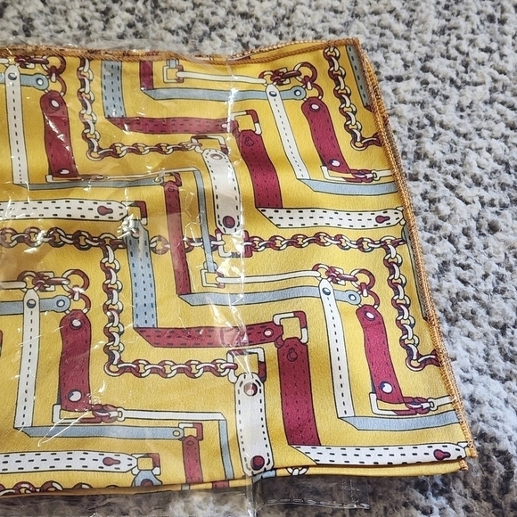 Chain Polyester Head Scarf - Picture 3 of 4